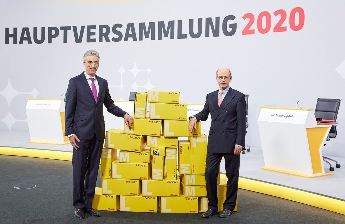 Frank Appel (left) and Nikolaus von Bomhard at the Group’s Annual General Meeting