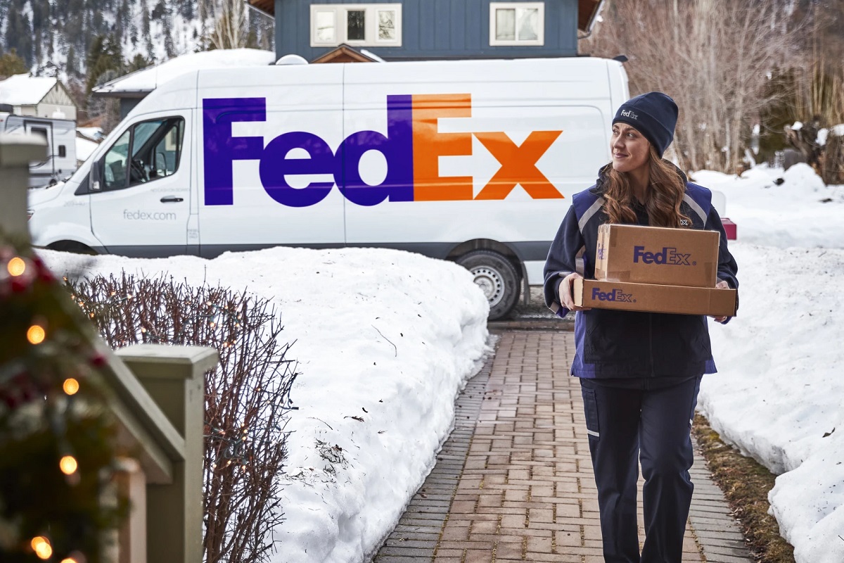 FedEx delivers peak season