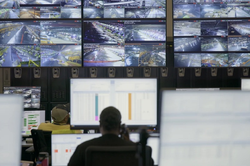 FedEx's new Memphis hub operations command center