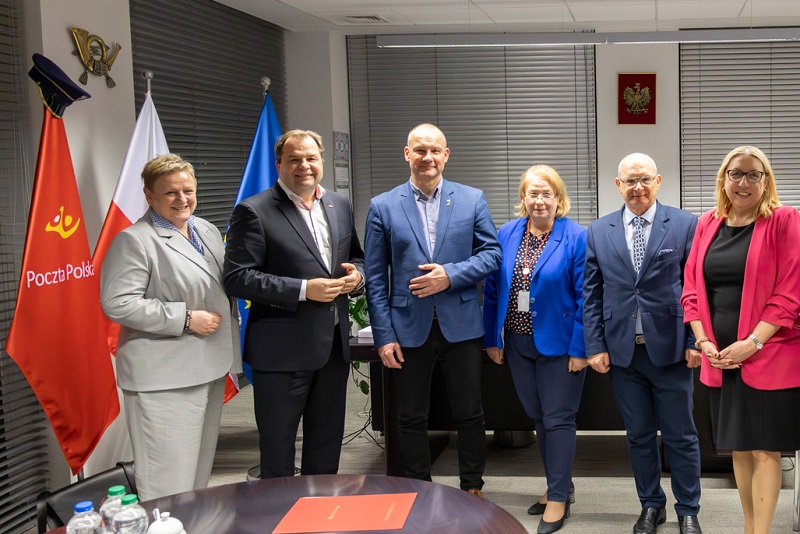 Poczta Polska management and union officials