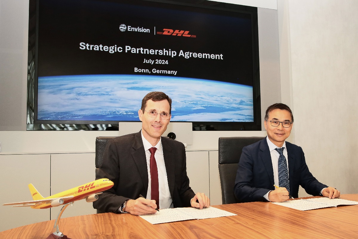 DHL Group CEO Tobias Meyer with Envision chairman Lei Zhang